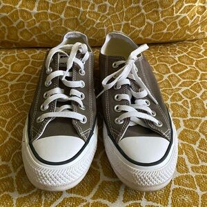 Women’s size 7 Converse